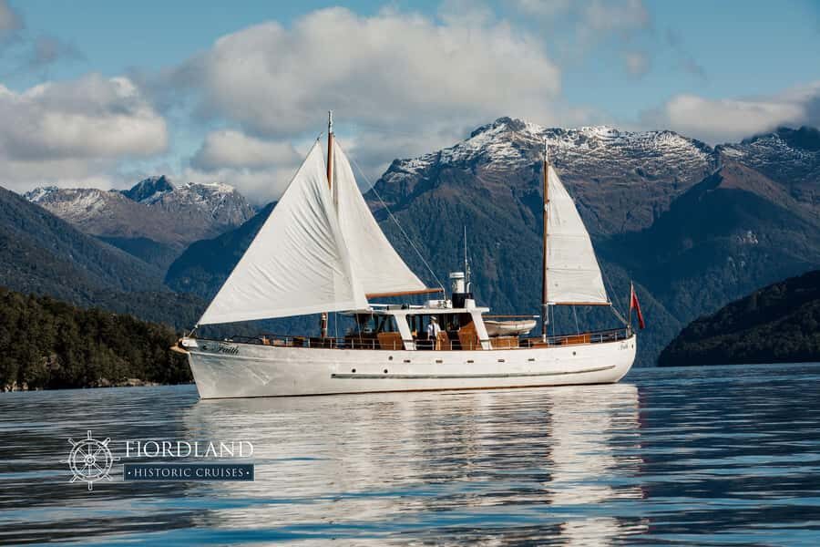 Lake Te Anau: 3-Hour Boat Cruise with Guided Walk - Where You Meet at Lakefront Drive and What the Start Feels Like