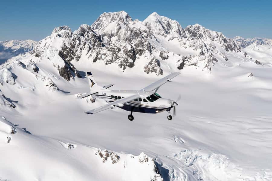 Lake Tekapo: 50-Minute Mount Cook and Beyond Scenic Flight - Meet the team at Tekapo Aerodrome and plan your timing like a pro