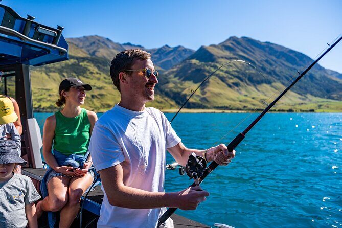 Lake Wakatipu Queenstown: 6 hour Fishing Adventure by Boat - Targeting trout and salmon: what you’re really learning