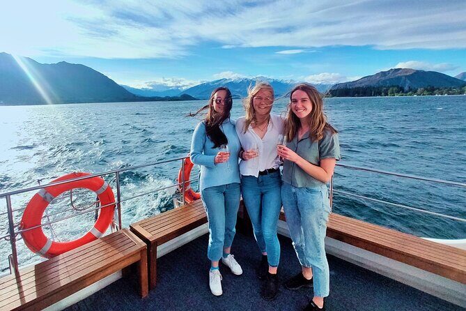 Lake Wanaka 1-Hour Cruise Including Wine and Cheese - The On-Board Bar: “Fully Licensed” Means Less Waiting
