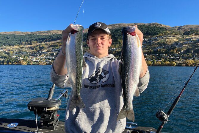 Lake Wānaka: 3 hour Fishing Adventure by Boat - Snacks, Non-Alcoholic Drinks, and a Comfortable Pace