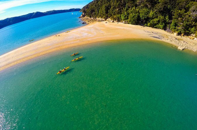Lock, Stock & 2 Smoking Paddles - Lunch on golden sand: where you walk, swim, and reset