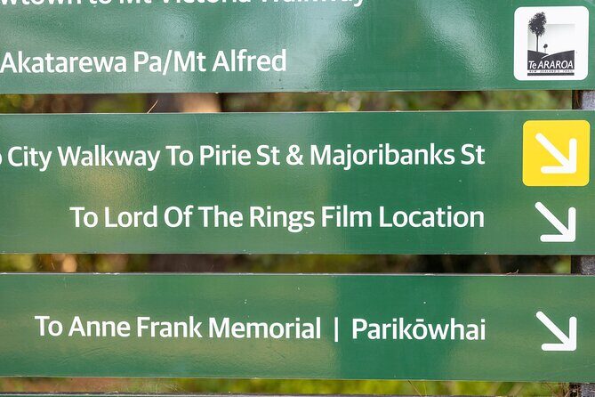 Lord of the Rings 1/2 day Tour to rule them all incl. Weta Tour - Mount Victoria views: where Wellington puts on a show