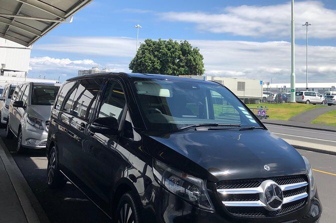 Luxury Airport transfers in Auckland - What the Ride Feels Like From Airport to Your Hotel