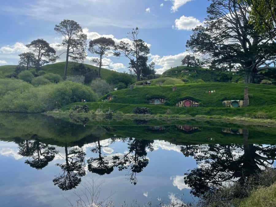 Magical Hobbiton & Waitomo Caves Small Group from Auckland - Alexander Family Sheep Farm and Shire’s Rest: the stop that makes Hobbiton feel like place