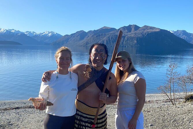 Māori Whakatau Welcome - The take-home bone carving: what’s centered vs what’s included