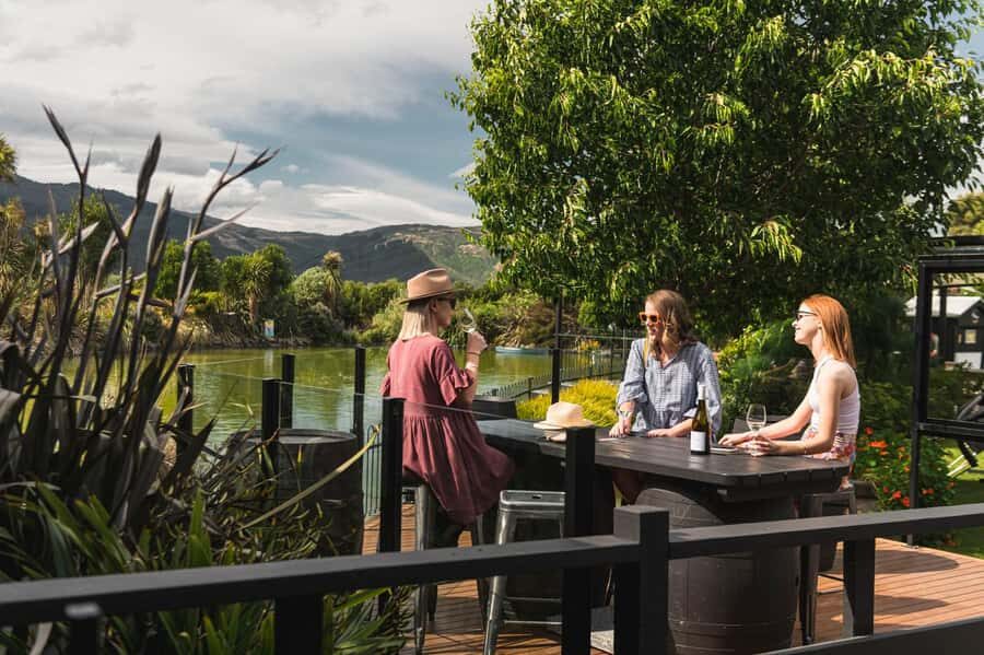Marlborough: Wineries Visit with Tastings and 2-Course Lunch - Your four (sometimes five) winery stops: how the day moves