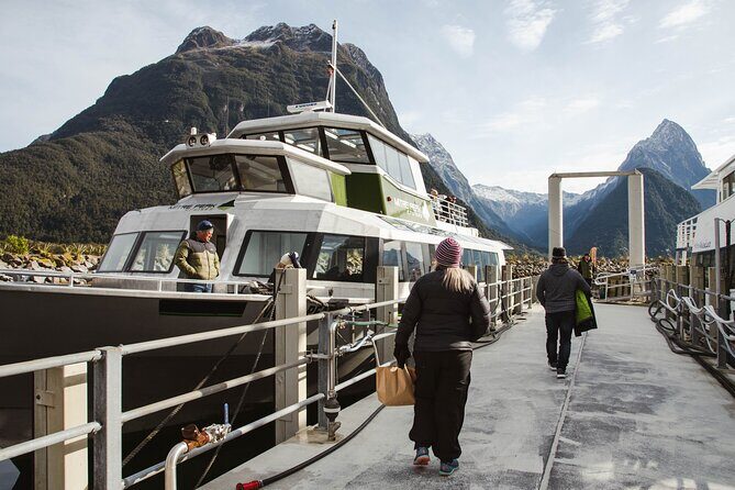 Milford Sound Coach, Cruise and Flight Sightseeing Tour from Queenstown - The return flight over Fiordland: saving hours and seeing the bigger picture