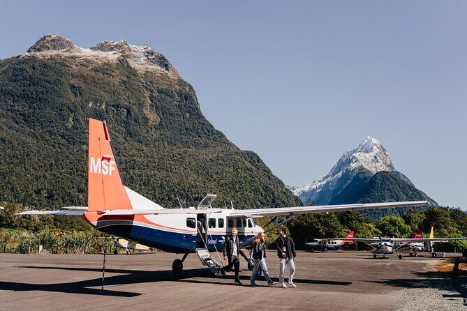 Milford Sound Cruise with Round-Trip Flights from Queenstown - From Fiordland above to Milford Sound by plane
