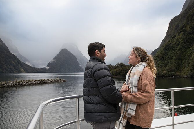 Milford Sound Day Tour from Te Anau - Coach logistics: seating, meeting point, and how to avoid stress