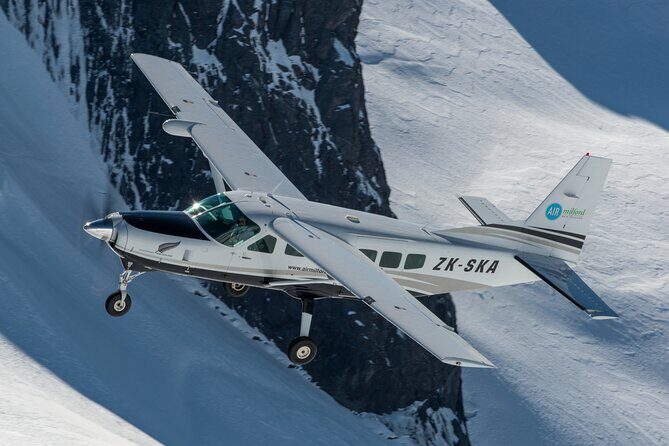Milford Sound Flight and Cruise ex Queenstown - From Queenstown pickup to the flight briefing at Air Milford