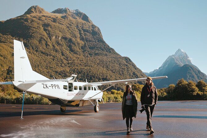 Milford Sound Fly Explore Fly ex Queenstown by Glenorchy Air - The aerial route: Lake Wakatipu to the glacier zone