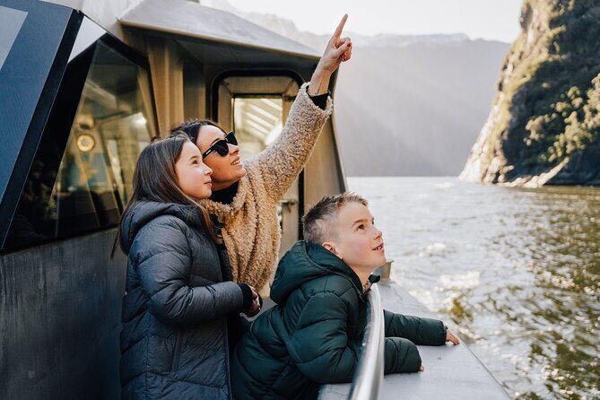 Milford Sound Helicopter and Cruise Tour from Queenstown - Over Glenorchy and the Dart and Rees valleys: the route that teaches the region