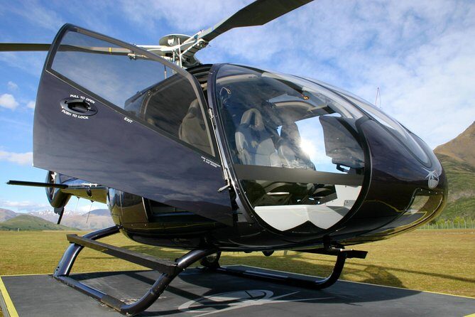 Milford Sound Helicopter Flight and Cruise from Queenstown - Stop on Milford Sound: rainforests, waterfalls, and Mitre Peak