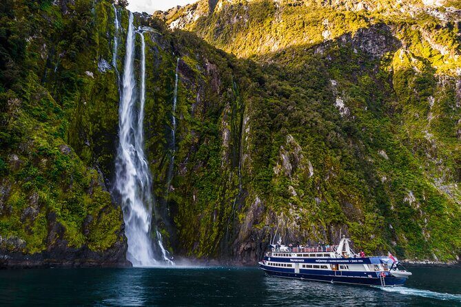 Milford Sound Luxury Lunch Cruise onboard The Fiordland Jewel - Price and value: is $216.58 worth it?
