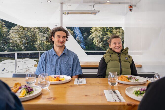 Milford Sound Luxury Lunch Cruise onboard The Fiordland Jewel - Your cruise day: from check-in at Fiordland Discovery to returning by 2:30