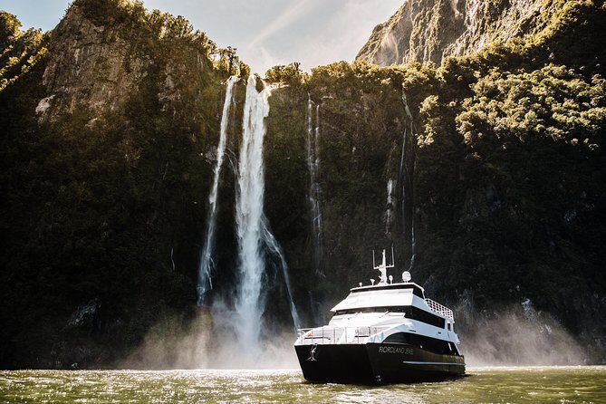 Milford Sound Overnight Cruise Fiordland Jewel - Why an overnight cruise is the smart move for Milford Sound