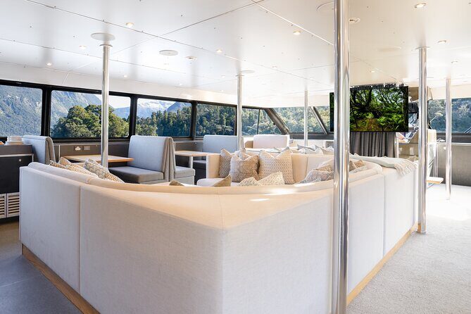 Milford Sound Overnight Cruise Fiordland Jewel - Transfers, parking, and the practical setup for your travel day