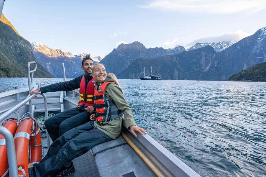 Milford Sound: Overnight Cruise with Water Activities - Dinner, Stargazing, and Story-Sharing: The On-Board Part That Makes It Memorable
