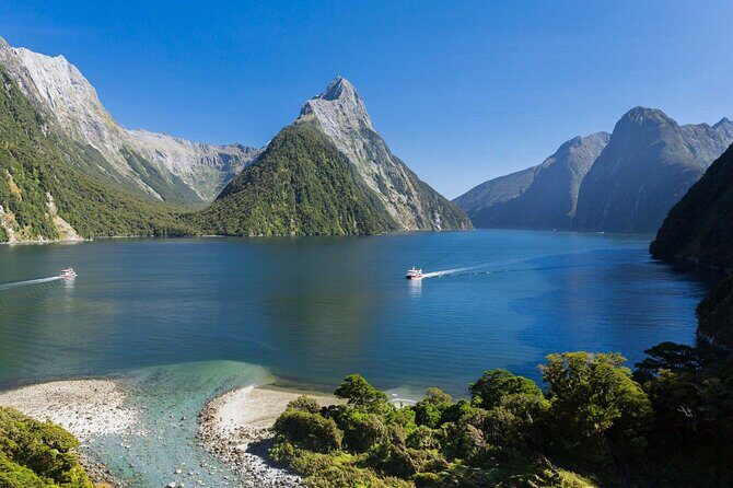 Milford Sound Small Group Tour, Cruise & Picnic Lunch - Hollyford River and Falls Creek: the “water sound” moment