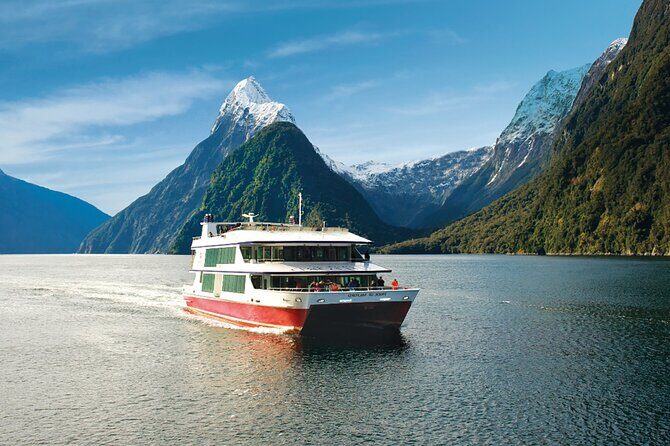 Milford Sound Tour: Cruise & Flight - Road trip stops: Lake Wakatipu and Southland farming culture