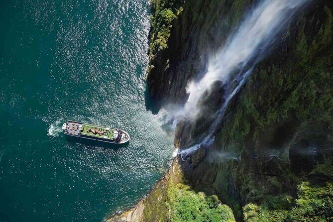 Milford Sound Tour from Queenstown with Cruise - Luxury small-group comfort on the Milford Road drive