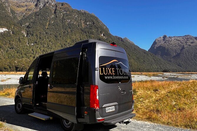Milford Sound Tour from Queenstown with Cruise - Hollyford Lookout: glacier clues from above the valley
