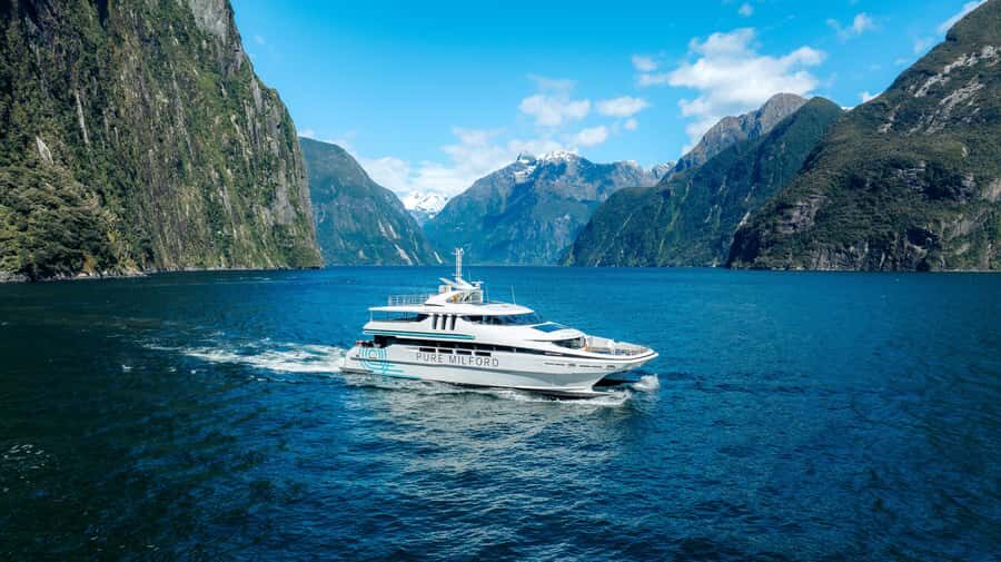 Milford Sound: Waterfalls, Wildlife, and Rainforest Cruise - Milford Sound from the Maiden of Milford: the First Impression