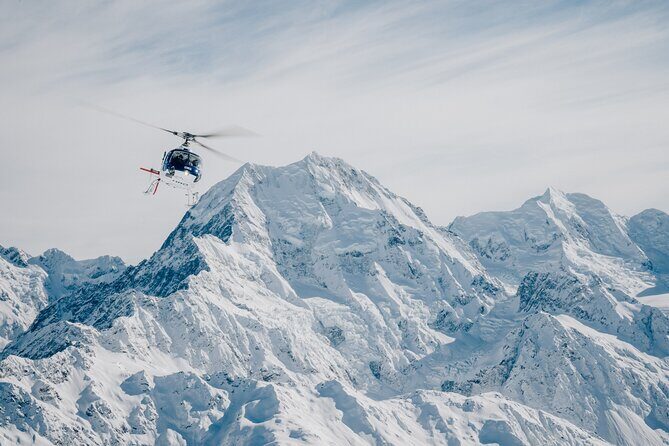 Mount Cook and The Glaciers 55-Minute Helicopter Flight - The Alpine snow landing: step out, breathe cold air, get your bearings