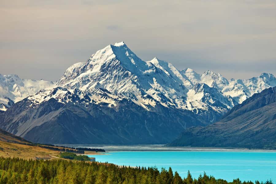 Mount Cook Day Tour from Christchurch - The Road to Geraldine: Canterbury Plains scenery and a real rest break