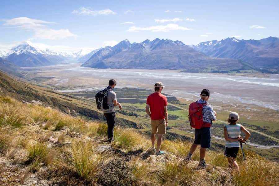 Mount Cook: Glentanner High Country Heli Hike - The landing and the 7km hike: what walking really means here