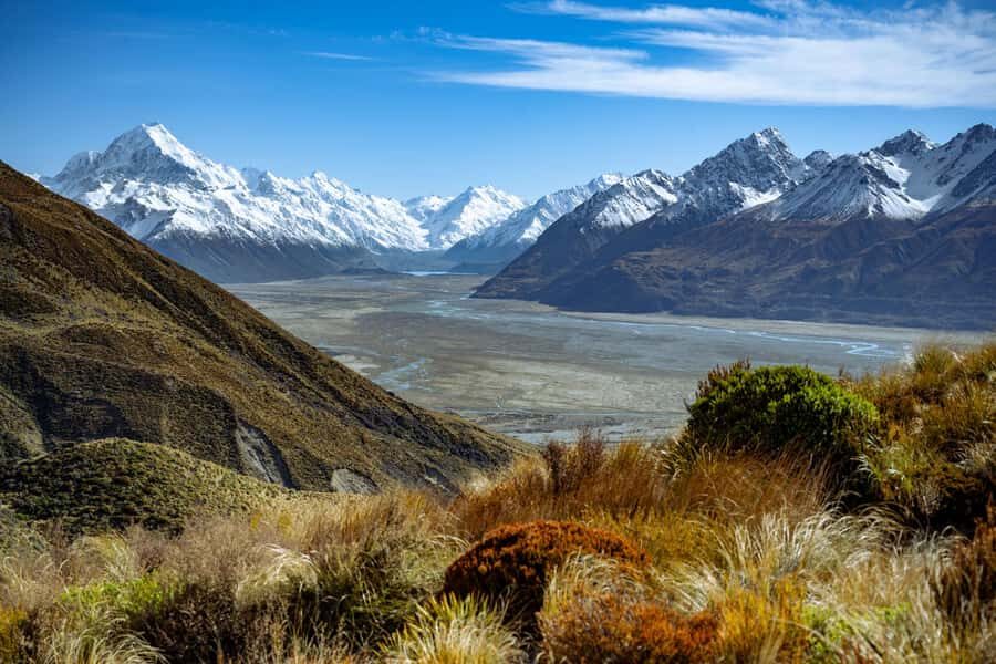 Mount Cook: Glentanner High Country Heli Hike - The helicopter ride: photo ops with real-world timing