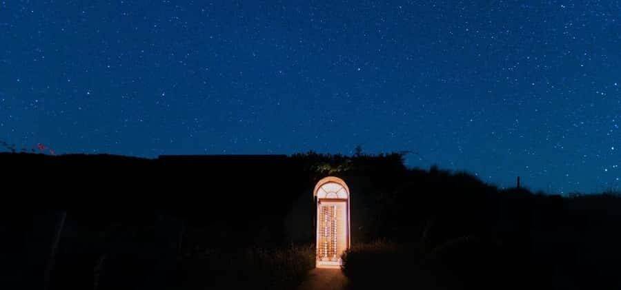 Mount Cook, Lake Pukaki: Billion Star Dining - Pukaki Observatory after dark: a purpose-built stargazing room
