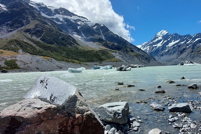Mount Cook Tour: Finish at Queenstown, Christchurch or Dunedin - Lake Tekapo and Lake Pukaki stops: photos with a payoff