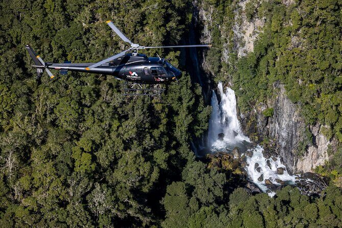 Mount Tarawera Volcanic Adventure by Helicopter - Why a Mt. Tarawera helicopter landing is worth it in Rotorua