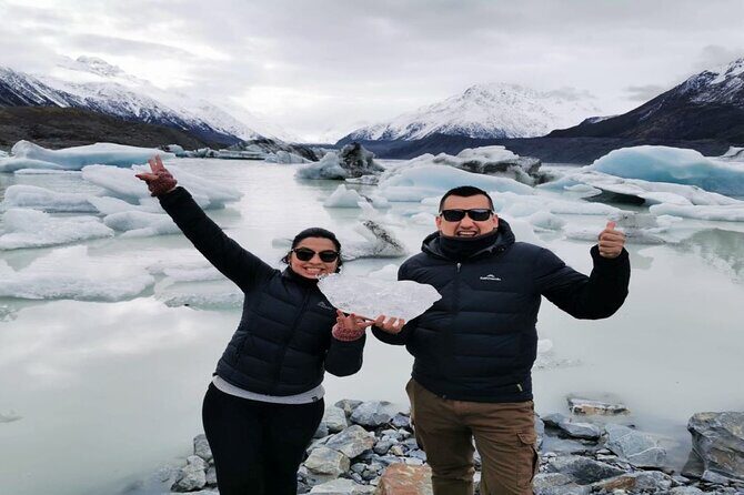 Mt Cook & Lake Tekapo 2-Day Small Group Tour from Queenstown - Cromwell to Lindis Pass: wine country, then alpine views