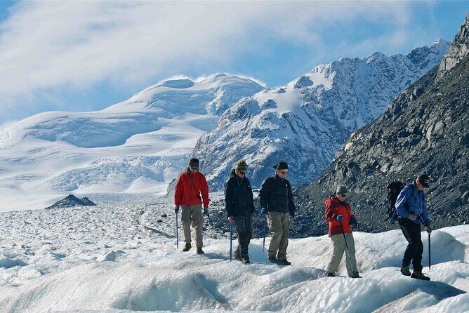 Mt Cook Small Group Tour & Heli Hike Combo from Queenstown - Kawarau Gorge, Cromwell, and Lindis Pass: the classic views roll by fast
