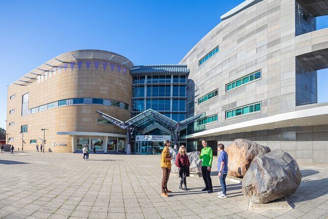Museum of NZ Te Papa Tongarewa: International Visitor Entry - Getting In With a Mobile Ticket and the 48-Hour Window