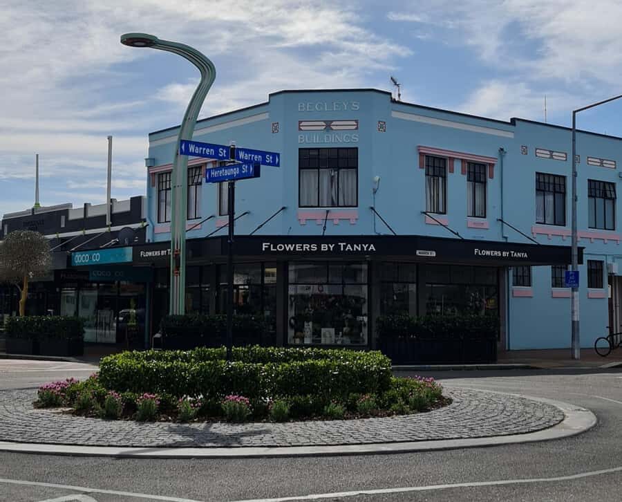 Napier: Highlights & Tour Exploring the Best of this Region - Napier Art Deco in small-group comfort: why 11 people changes everything