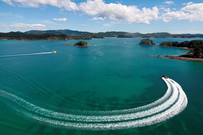 Ocean Adventure: Fast Boat to the Hole in the Rock - Fast pace, real sea air: what the Ocean Adventure ride is like