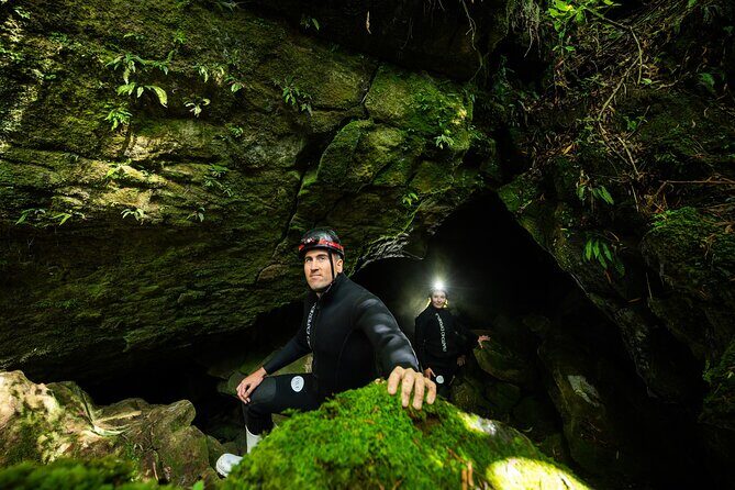 Okohua Glowworm Cave Adventure - Guides and small-group pacing: why max six matters