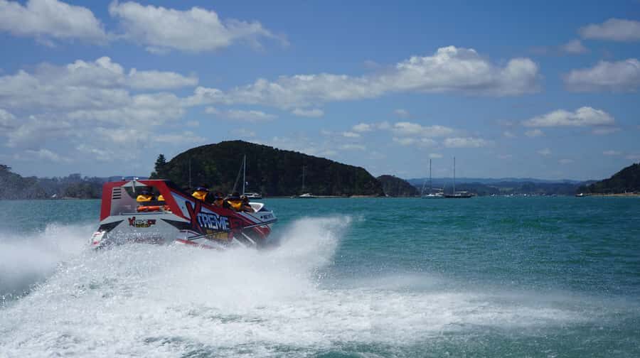 Paihia: Bay of Islands 30-minute Adventure Jet Boat Trip - The Bay of Islands Views You’ll See: Russell, Tapeka Point, Motoroa Island, and Waitangi