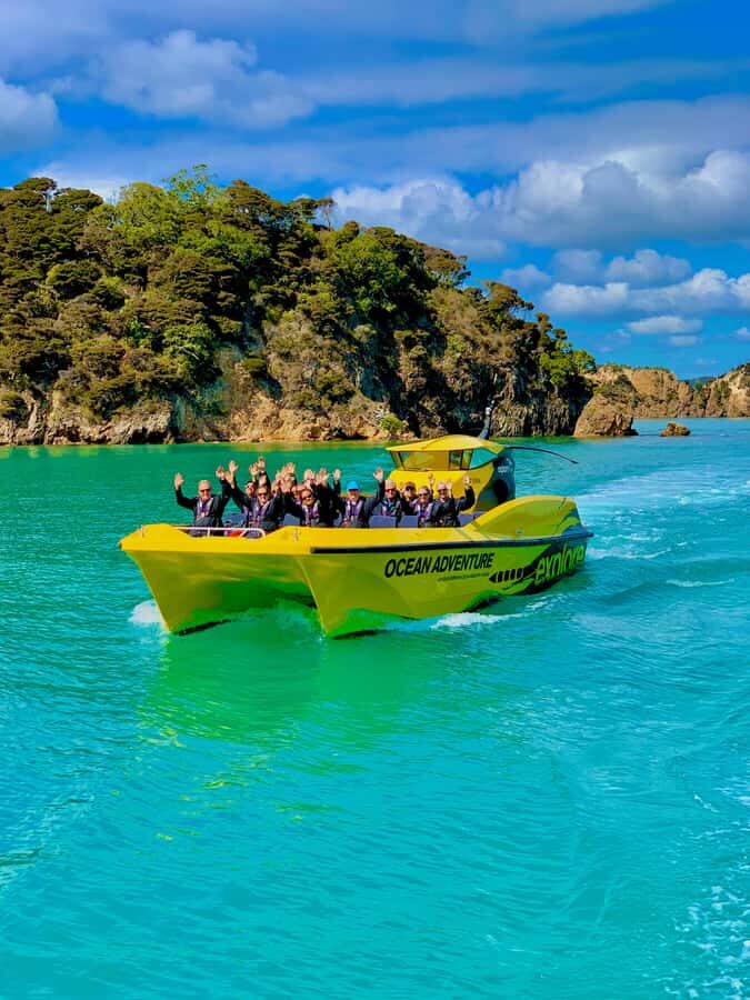 Paihia: Hole in the Rock Fast Boat Ocean Adventure - Cathedral Cave: the big bonus when conditions permit