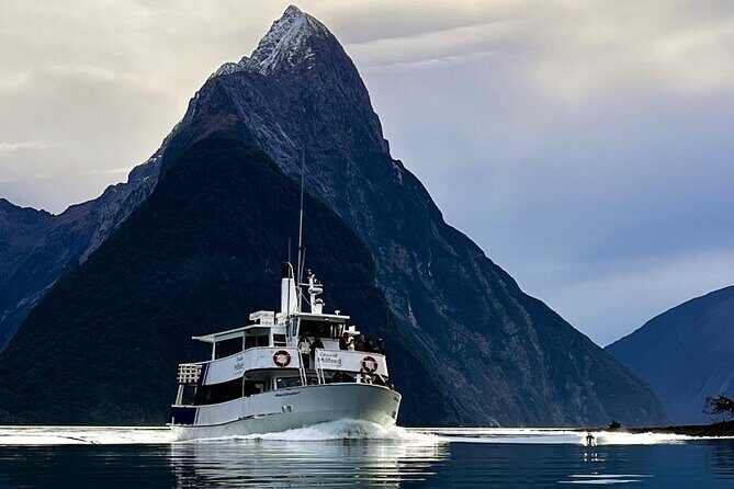 Premium Milford Sound Tour Including Cruise, Flight & Lunch - Te Anau, Eglinton Valley, and Mirror Lakes: quick breaks that matter