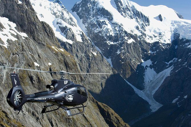 Premium Milford Sound Tour Including Cruise, Flight & Lunch - Scenic flight back to Queenstown: 40 minutes of aerial Fiordland