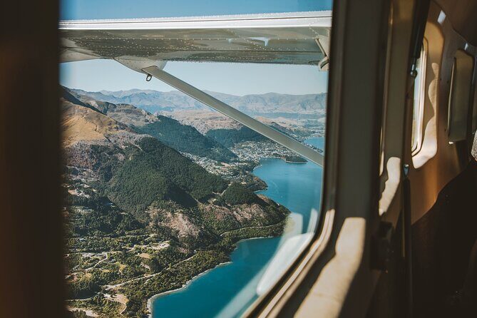 Premium Milford Sound Tour Including Cruise, Flight & Lunch - The coach ride out: Lake Wakatipu, The Remarkables, and Devil’s Staircase