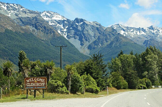 Private 3 Day Queenstown Glenorchy Wanaka and Tekapo - Day 2: Arrowtown, Wanaka, and Central Otago orchard country