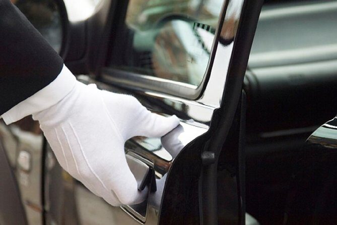 Private Auckland Airport Transfer to/from Auckland Hotels -SUV - Drivers you might meet: professional, friendly, and helpful with Auckland tips