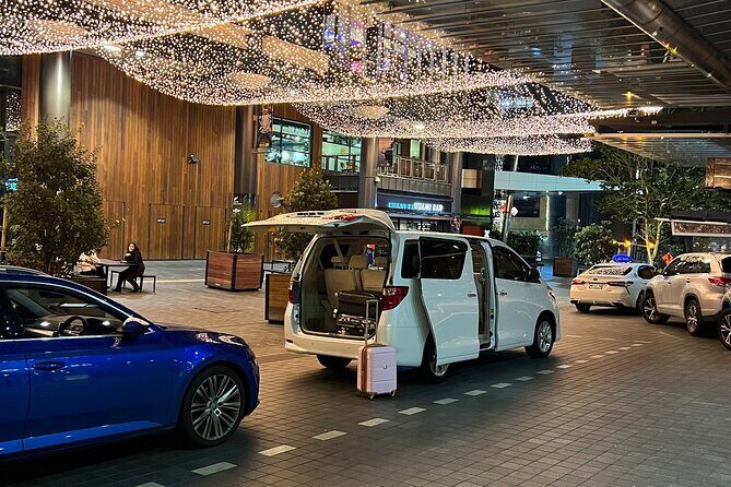 Private Auckland Airport Transfer: to/from City Hotels in Minivan - Who Should Book This (and Who Should Double-Check Logistics)