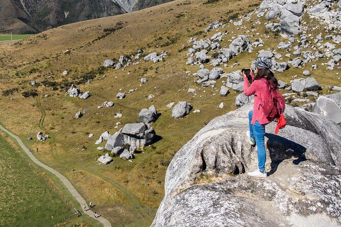 Private Christchurch & Lyttelton Scenic Day Tour - Botanic Gardens, Arts Centre, and nearby Gothic landmarks